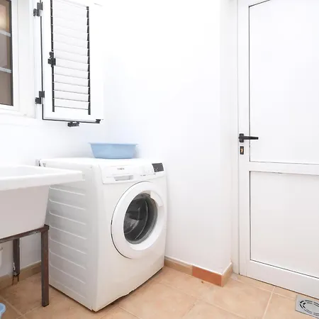 Appartement El Charcon A - Beachfront View By Lanzarote Arrieta (Lanzarote)