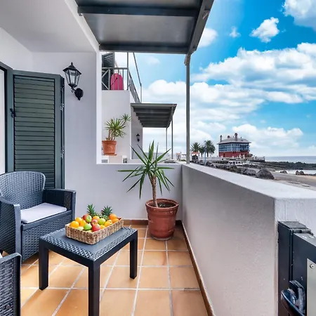 El Charcon A - Beachfront View By Lanzarote Arrieta (Lanzarote)