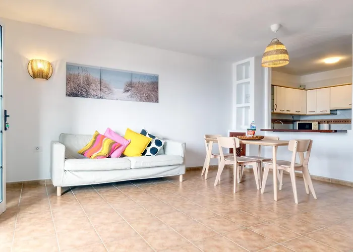 El Charcon A - 10m To The By Lanzarote Arrieta (Lanzarote)